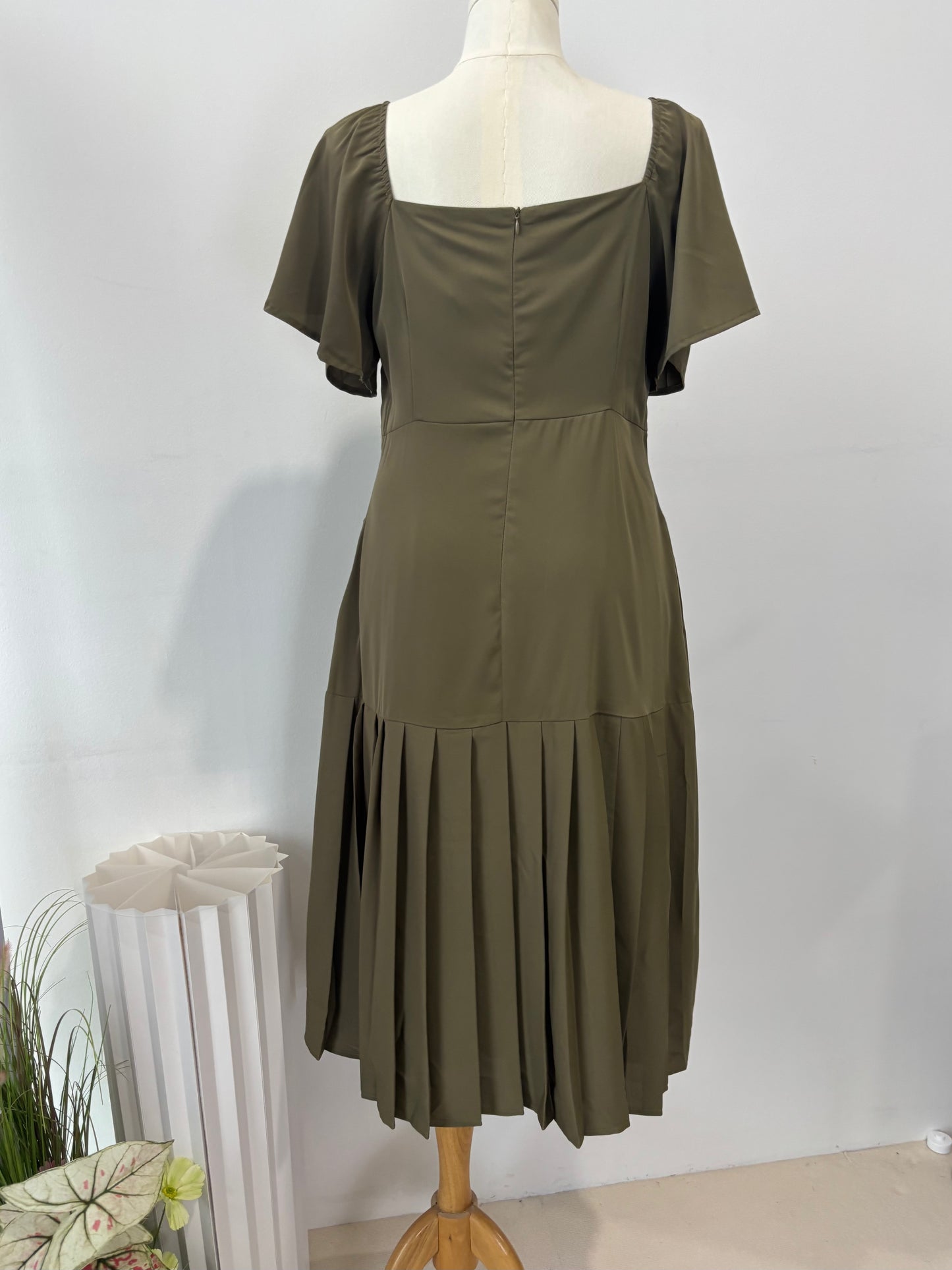 THE MAD THEORIES Penelope Dropwaist Dress