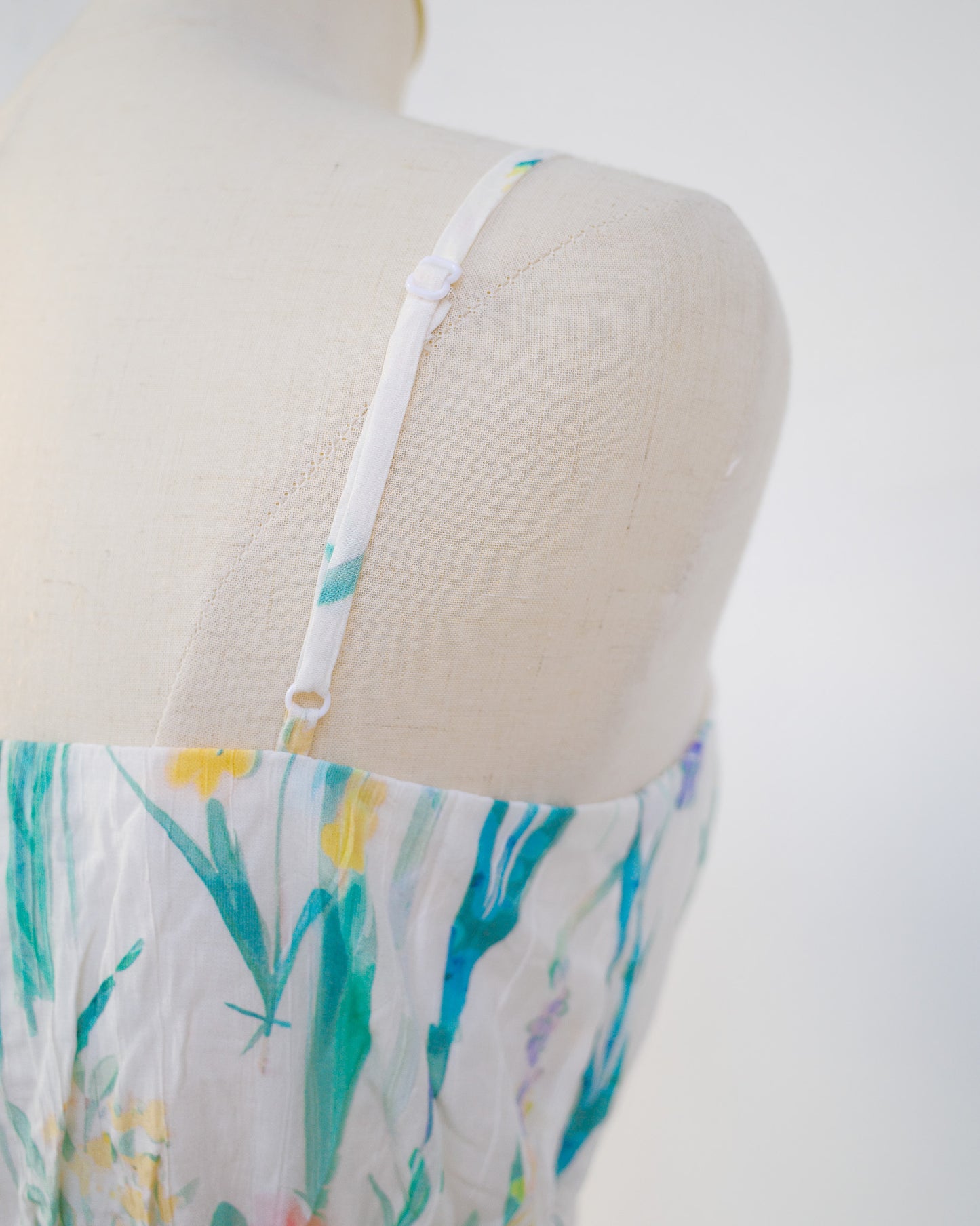 THE MAD THEORIES Addison Spaghetti Sleeve Tie Dress