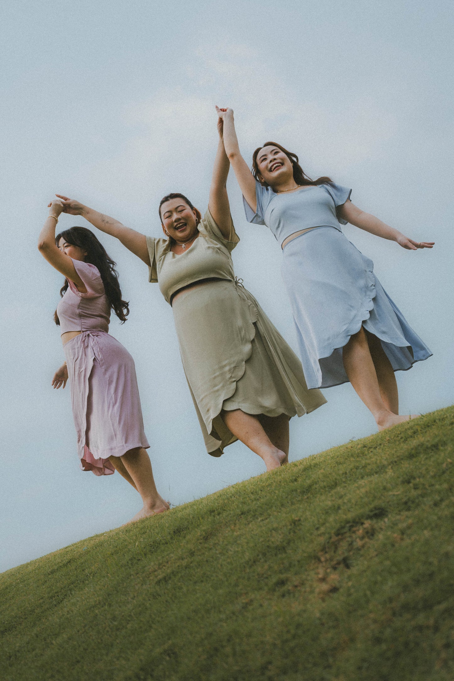 (Gladys x TMT) Sora Scallop Satin skirts