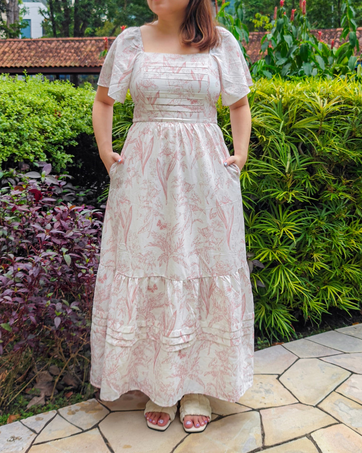 THE MAD THEORIES Elfee Pleated Porcelain Maxi Dress (Green (NEW), Navy Blue Floral, Pink Floral)