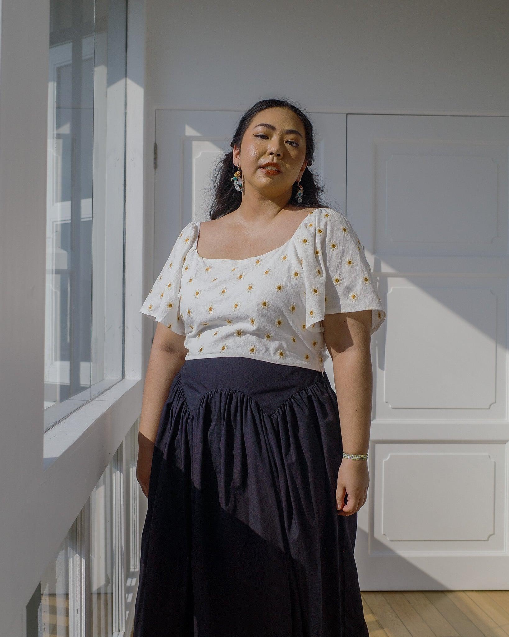 Meredith Embroidered Linen Top - TMTSG - www.themadtheories.com